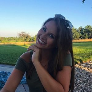 Meet your Posher, Courtney